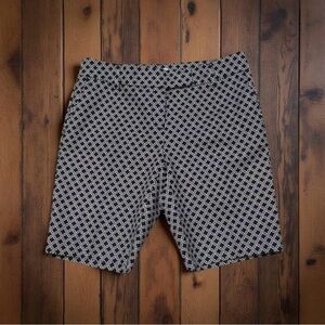 NWOT!! Katherine Barclay Black & White Patterned Bermudas • Autumn
